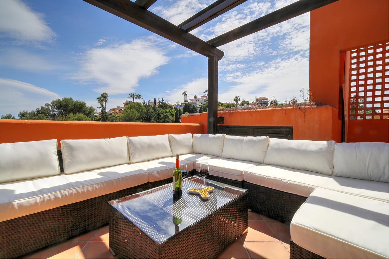 Jardines De Nueva Galera Cozy Penthouse Apartment Estepona Exterior photo