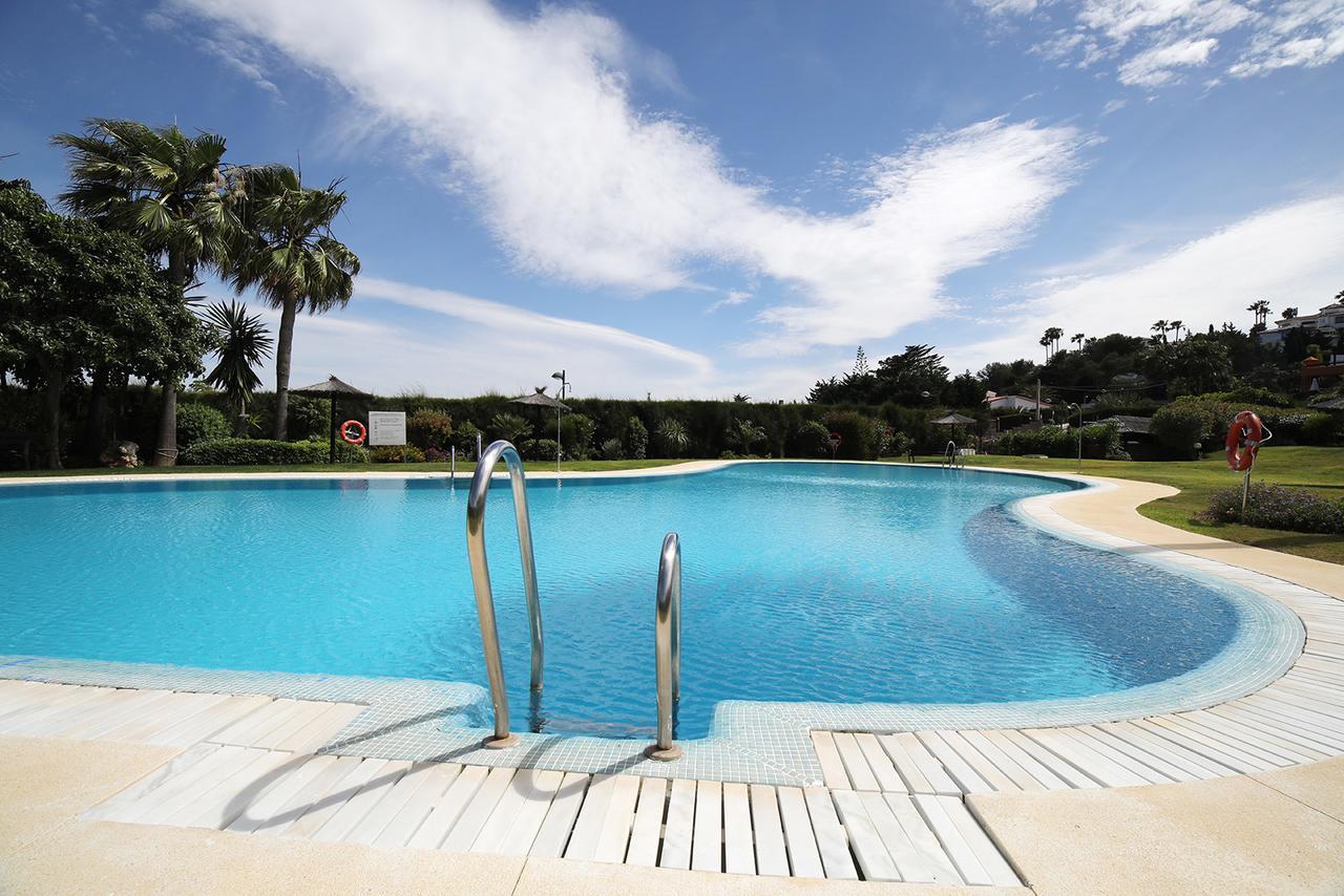 Jardines De Nueva Galera Cozy Penthouse Apartment Estepona Exterior photo
